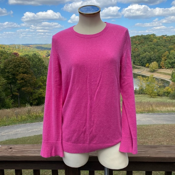 TALBOTS Lightweight Pink Wool Sweater Gold Buttons | Size Medium - Picture 6 of 16